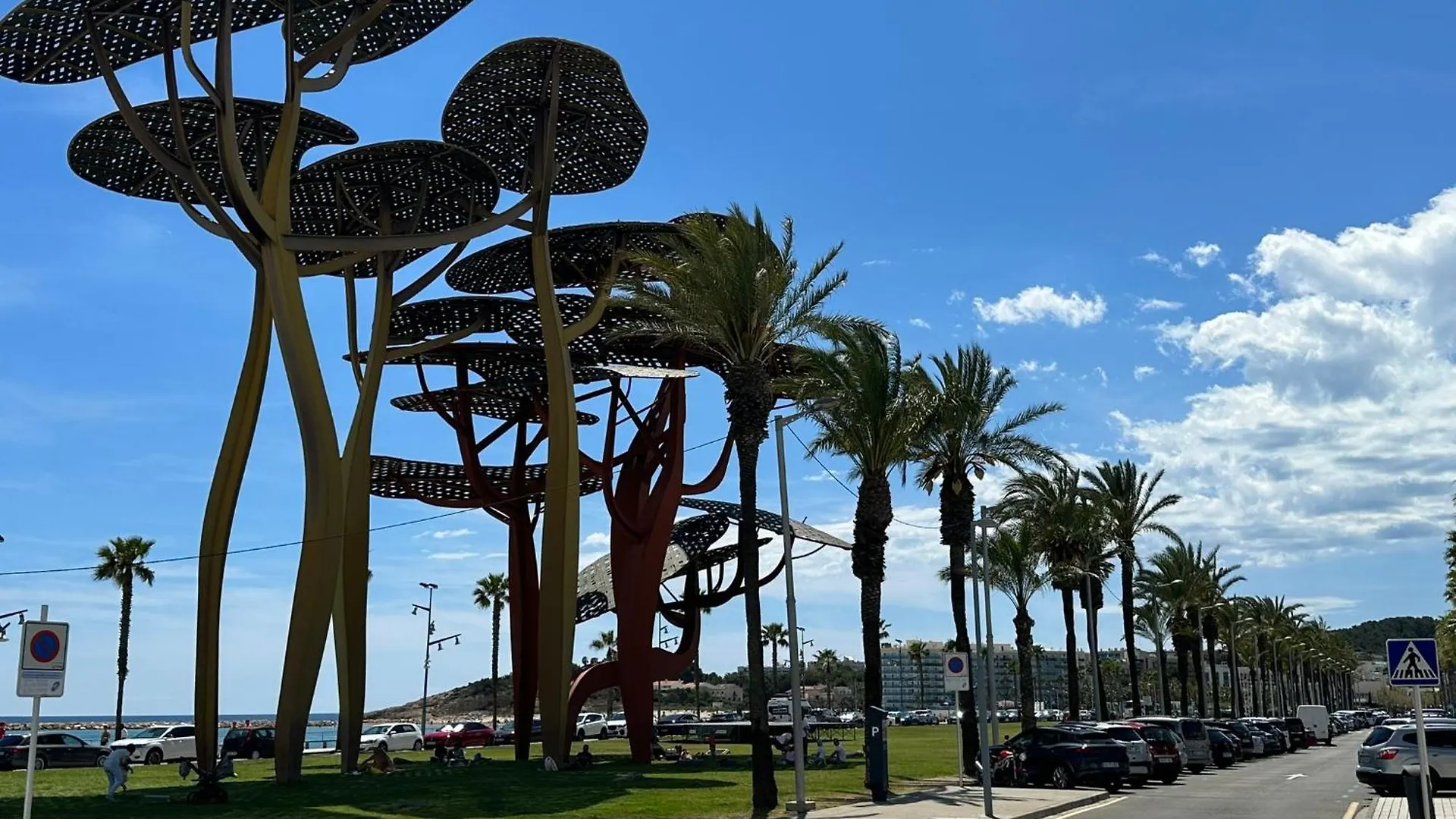 Apartment Sun And Beach Lovers 323, Building Dms-2 La Pineda Spain